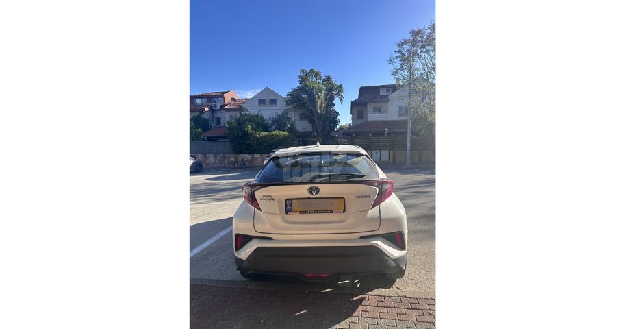 מודעת רכב טויוטה C-HR