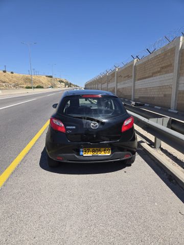מודעת רכב מאזדה 2