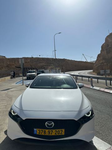 מודעת רכב מאזדה 3
