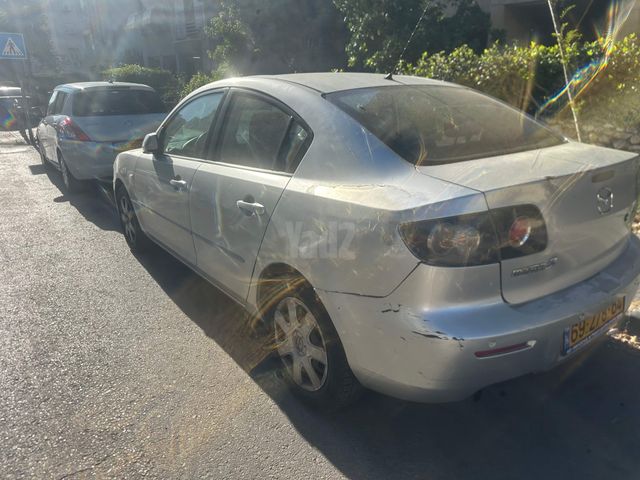 מודעת רכב מאזדה 3