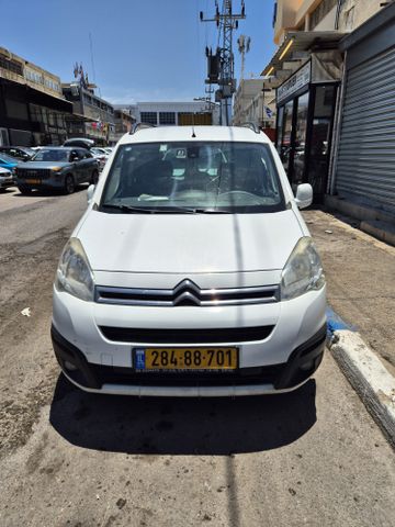 מודעת רכב סיטרואן ברלינגו