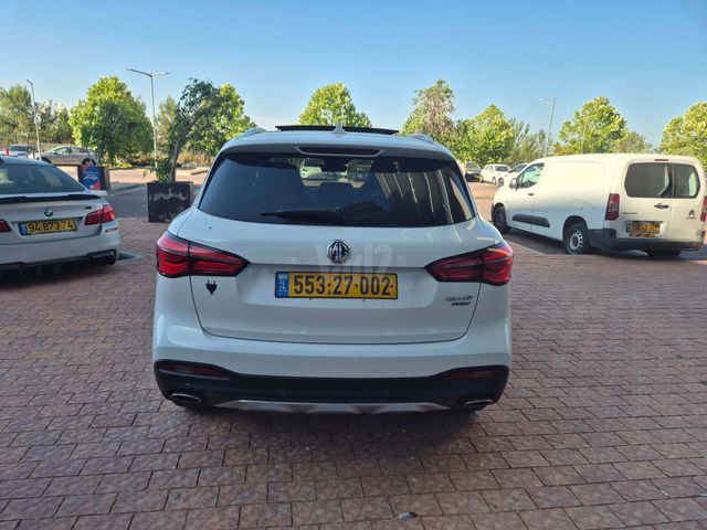 מודעת רכב אם ג'י EHS PHEV 2