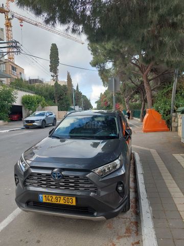 מודעת רכב טויוטה RAV4