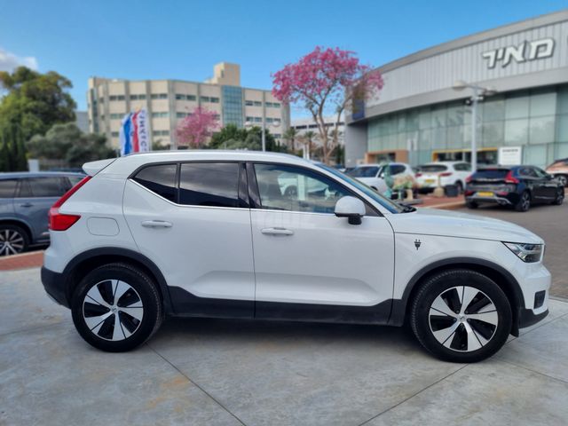 מודעת רכב וולוו XC40 3