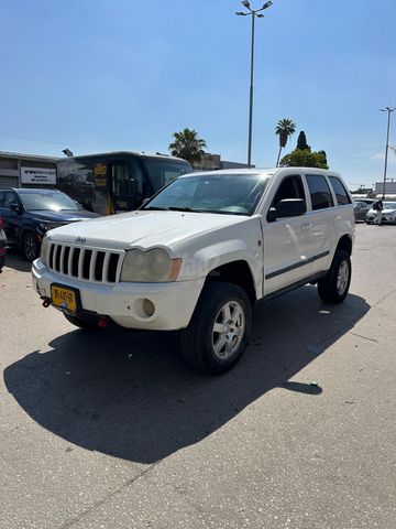 מודעת רכב ג'יפ גרנד צ'ירוקי