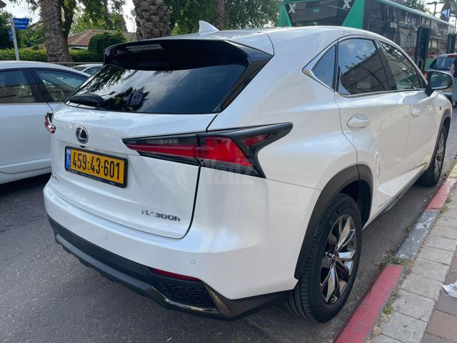 מודעת רכב לקסוס NX