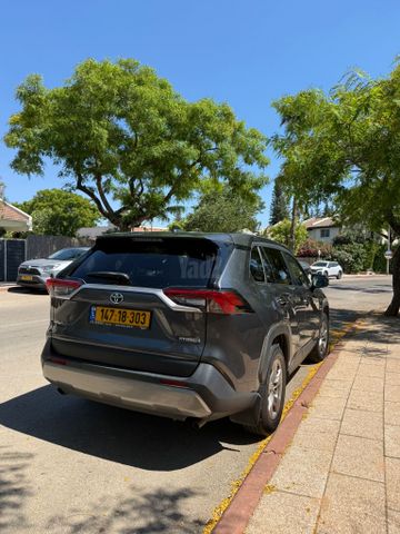 מודעת רכב טויוטה RAV4
