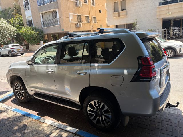 מודעת רכב טויוטה לנד קרוזר