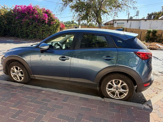 מודעת רכב מאזדה CX-3