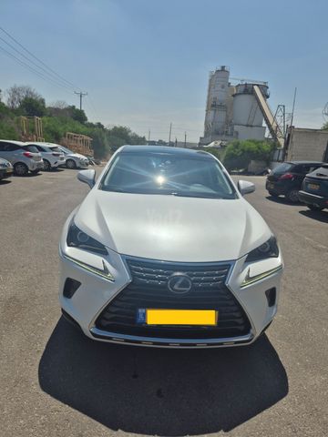 מודעת רכב לקסוס NX