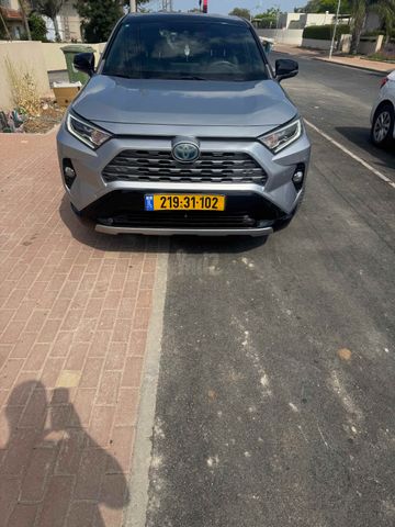 מודעת רכב טויוטה RAV4