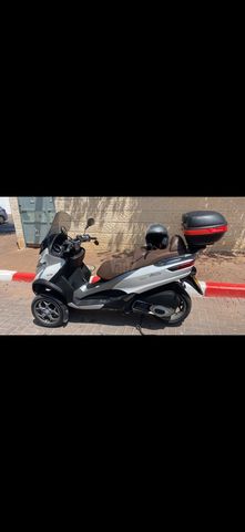 מודעת רכב פיאג'ו MP3 300
