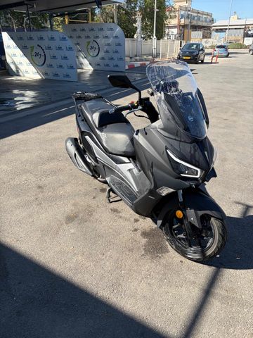 מודעת רכב סאן יאנג ג'וי-מקס Z-300