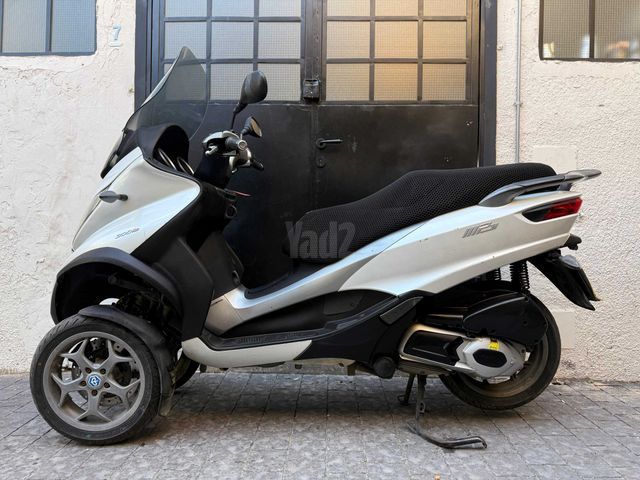 מודעת רכב פיאג'ו MP3 300