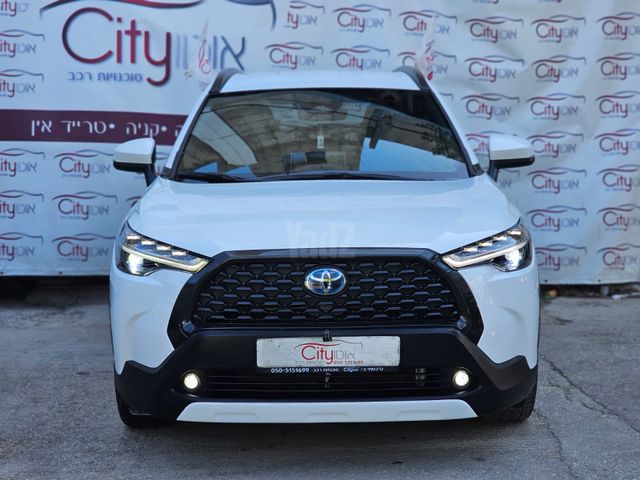 מודעת רכב טויוטה קורולה קרוס