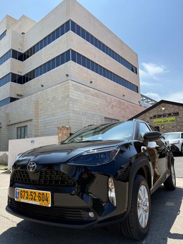 מודעת רכב טויוטה יאריס קרוס 2