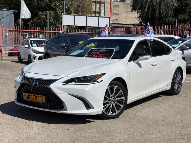 מודעת רכב לקסוס ES