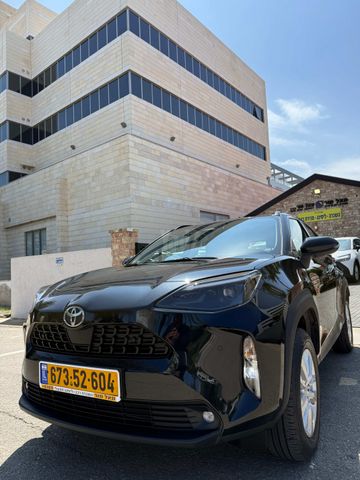 מודעת רכב טויוטה יאריס קרוס 1