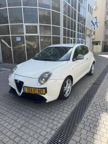 מודעת רכב אלפא רומיאו מיטו