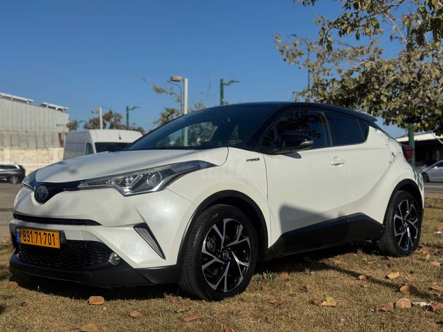 מודעת רכב טויוטה C-HR