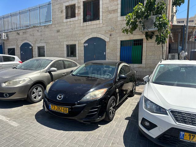 מודעת רכב מאזדה 3