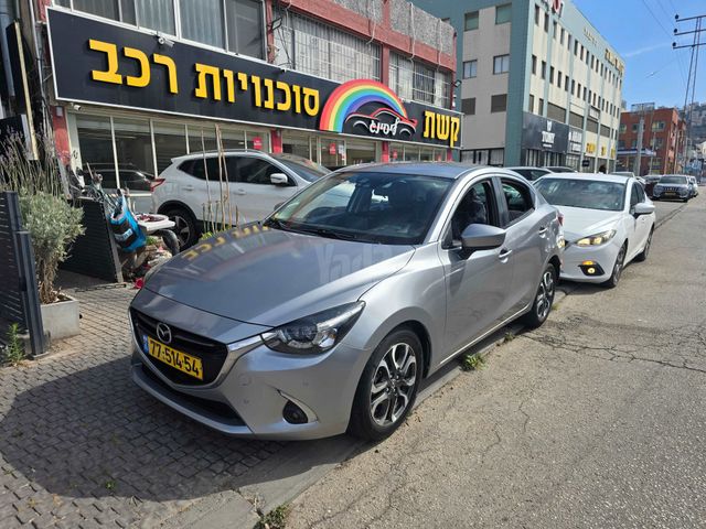 מודעת רכב מאזדה 2