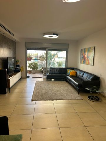 פרופ' אפרים קציר 26