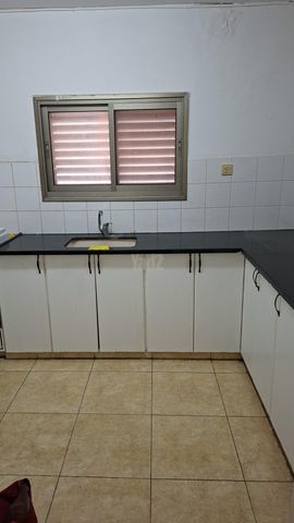 החריש 4