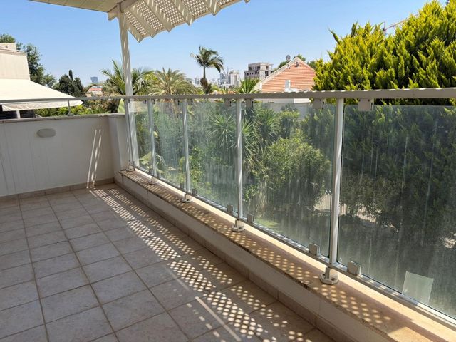 מודעת נכס, שבו, גרין פארק שיכון עובדים, הוד השרון
