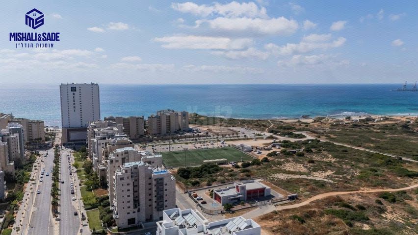שדרות מנחם בגין 28