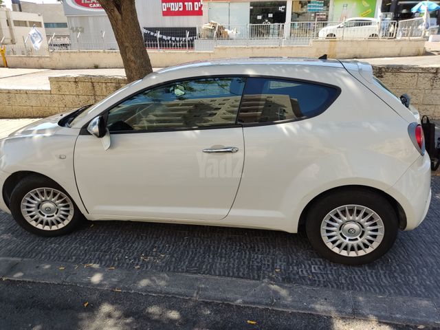מודעת רכב אלפא רומיאו מיטו