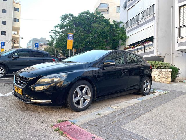 מודעת רכב וולוו V40