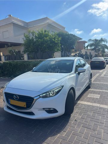 מודעת רכב מאזדה 3