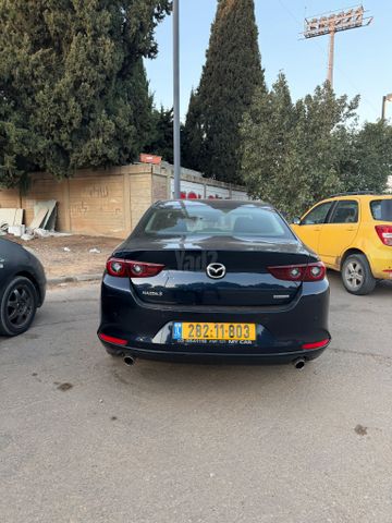 מודעת רכב מאזדה 3