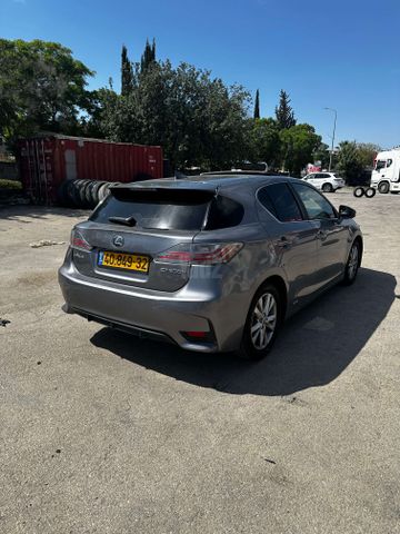 מודעת רכב לקסוס CT