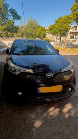 מודעת רכב טויוטה C-HR