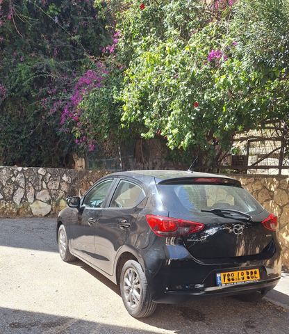 מודעת רכב מאזדה 2