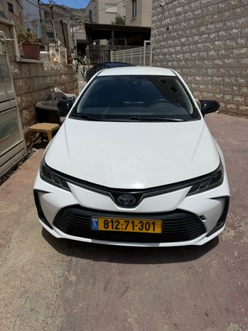 מודעת רכב טויוטה C-HR