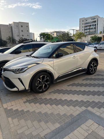 מודעת רכב טויוטה C-HR