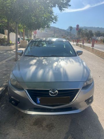 מודעת רכב מאזדה 3