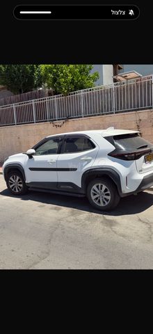 מודעת רכב טויוטה יאריס קרוס
