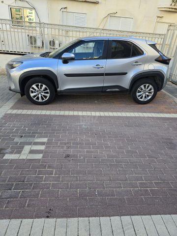 מודעת רכב טויוטה יאריס קרוס