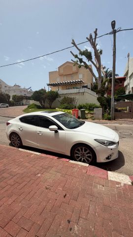 מודעת רכב מאזדה 3
