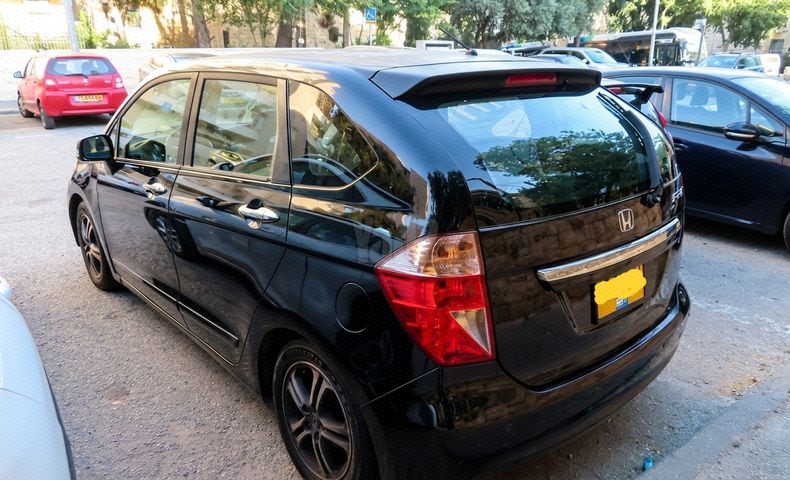 מודעת רכב הונדה FR-V