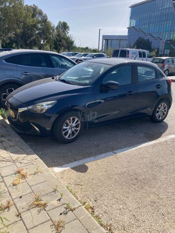 מודעת רכב מאזדה 2