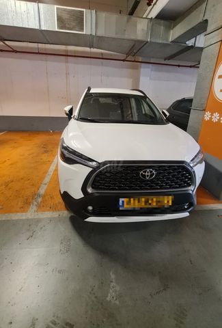 מודעת רכב טויוטה קורולה קרוס