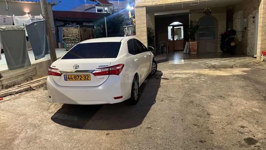 מודעת רכב טויוטה קורולה