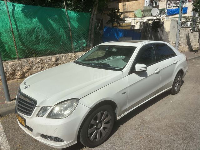 מודעת רכב מרצדס-בנץ E-class