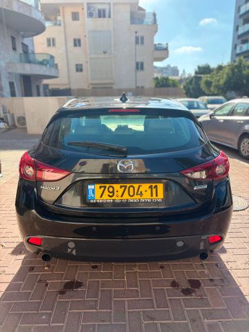 מודעת רכב מאזדה 3