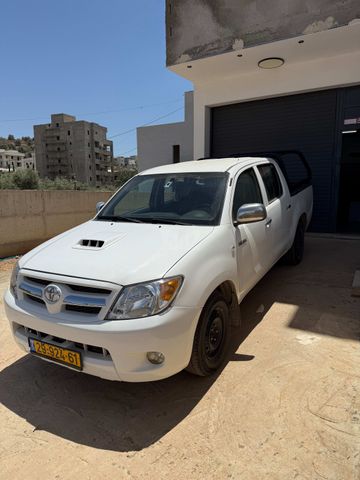 מודעת רכב טויוטה היילקס ויגו
